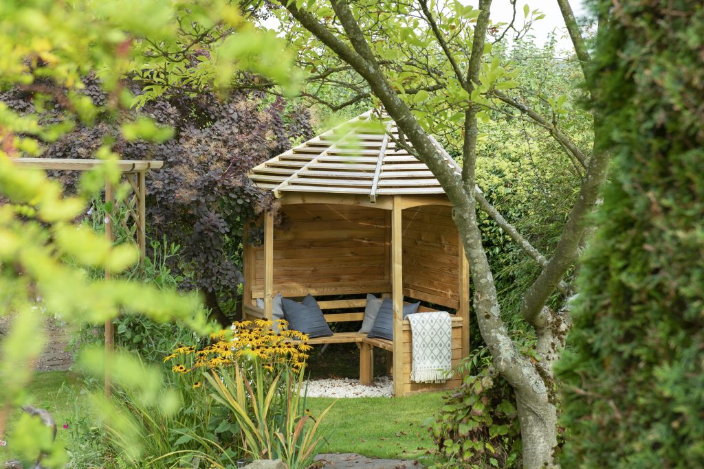 Venetian Corner Arbour