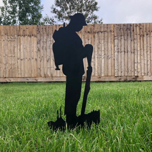 Small Metal Soldier Garden Decoration Black