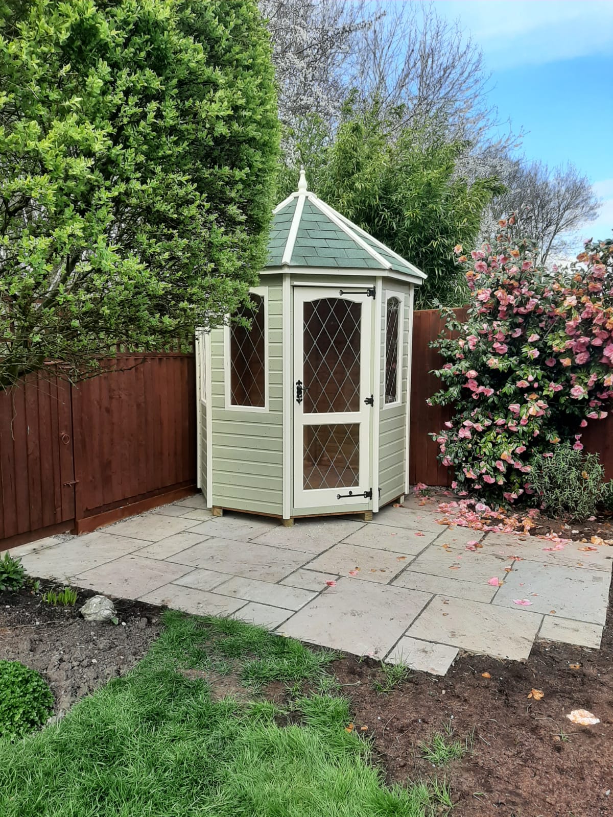 Bromley Octagonal Summerhouse with leaded windows