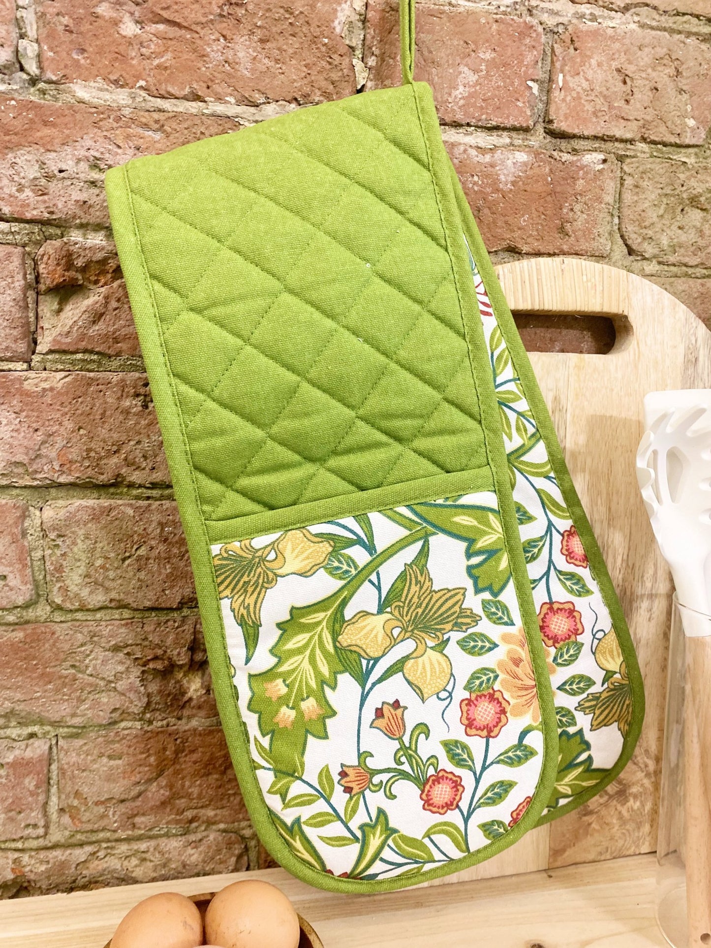 Green Sussex Double Oven Glove