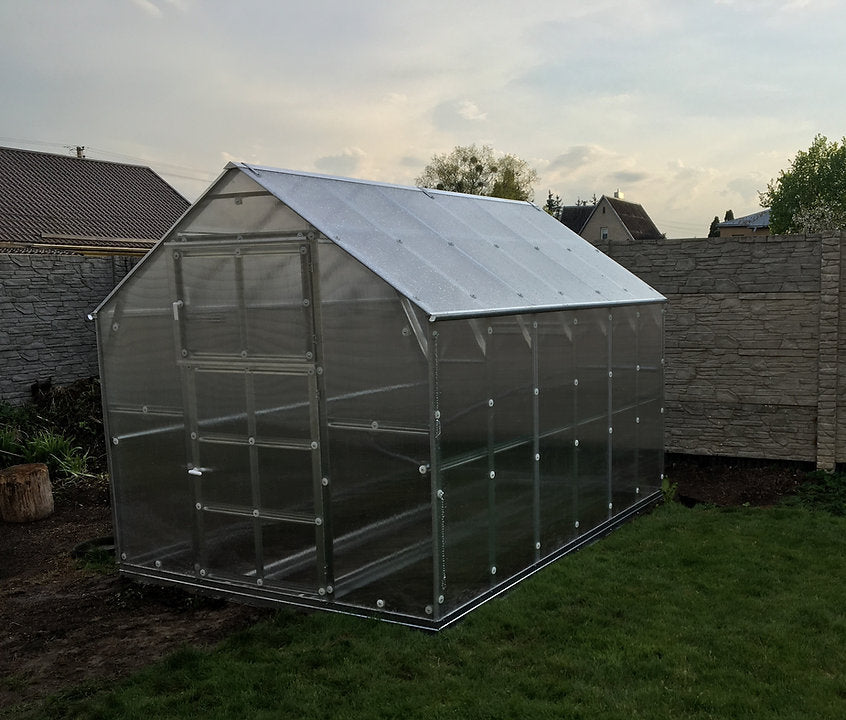 The House Polycarbonate Greenhouse